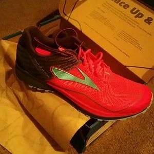 Brooks Size 9
